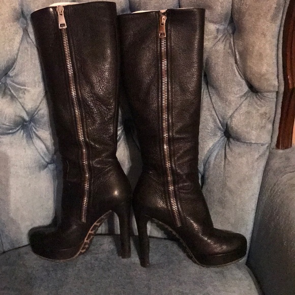 Shoes - Picture 3 of 4